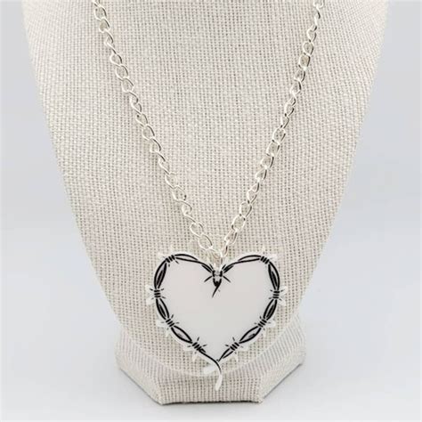 karol g heart necklace
